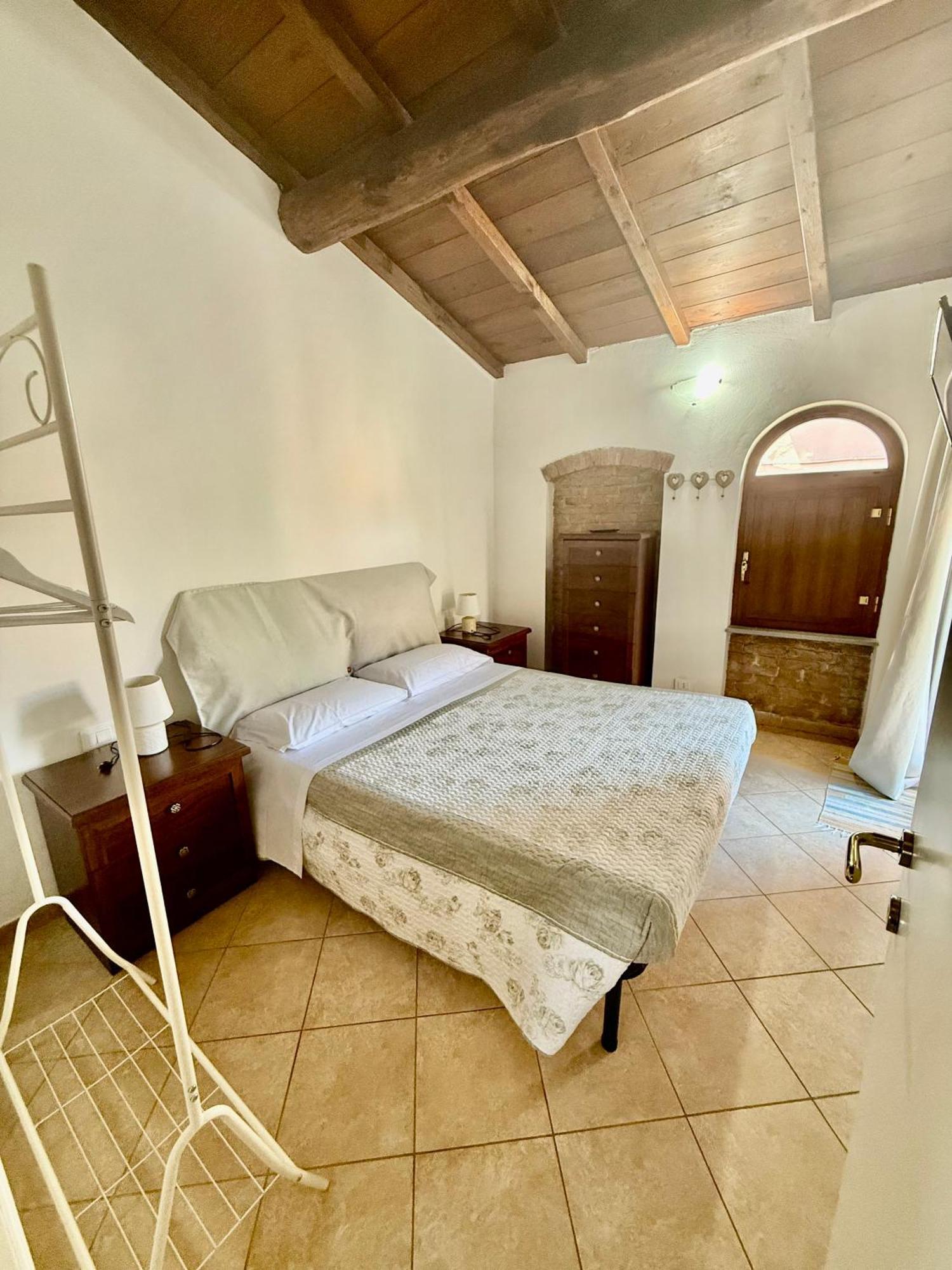 Casa Vacanze Elena Rometta Buitenkant foto